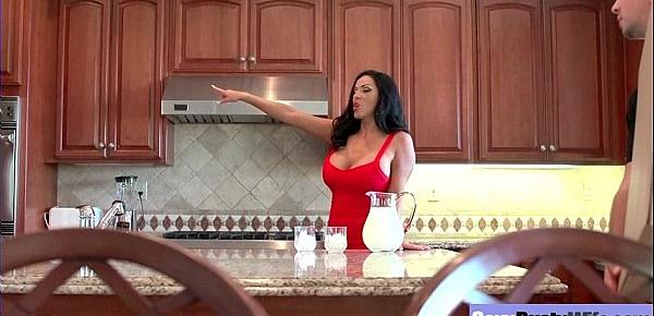  Sexy Housewife (Veronica Rayne) With Big Jugss Nailed Hardcore On Cam vid-29